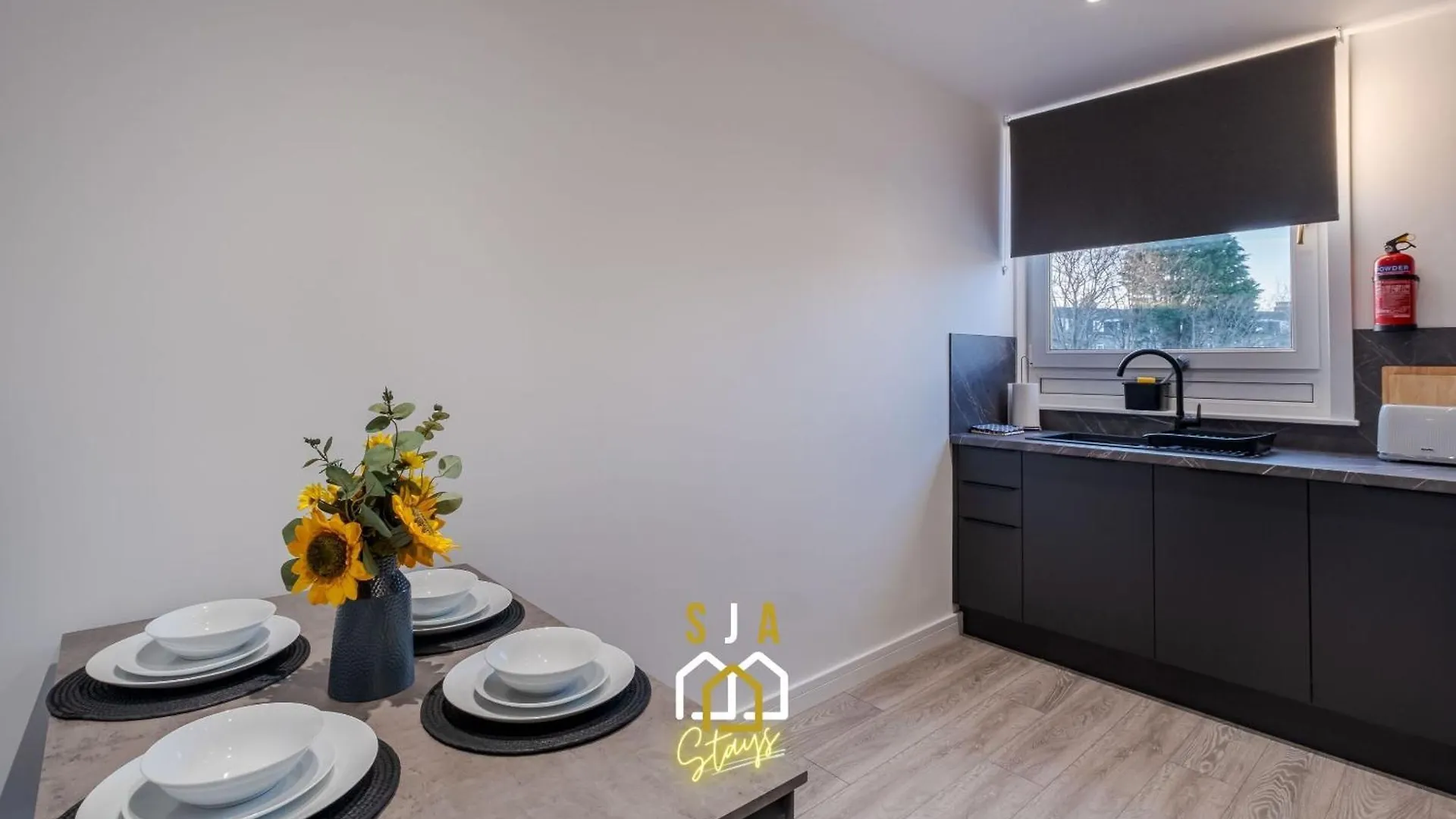 Holburn Residence - Sja Stays - Modern 3 Bed Apartment Aberdeen
